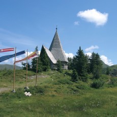 Die Friedenskapelle und Zollnersee Hütte