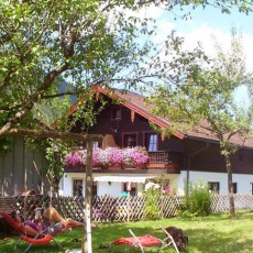 Haus Hamberger mit Obstgarten
