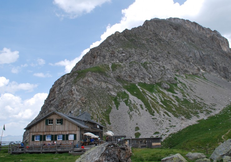 Obstanserseehütte mit Roßkopf