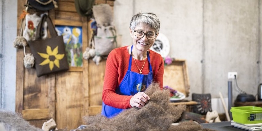 Veronika Gander Kofler beim Filzen