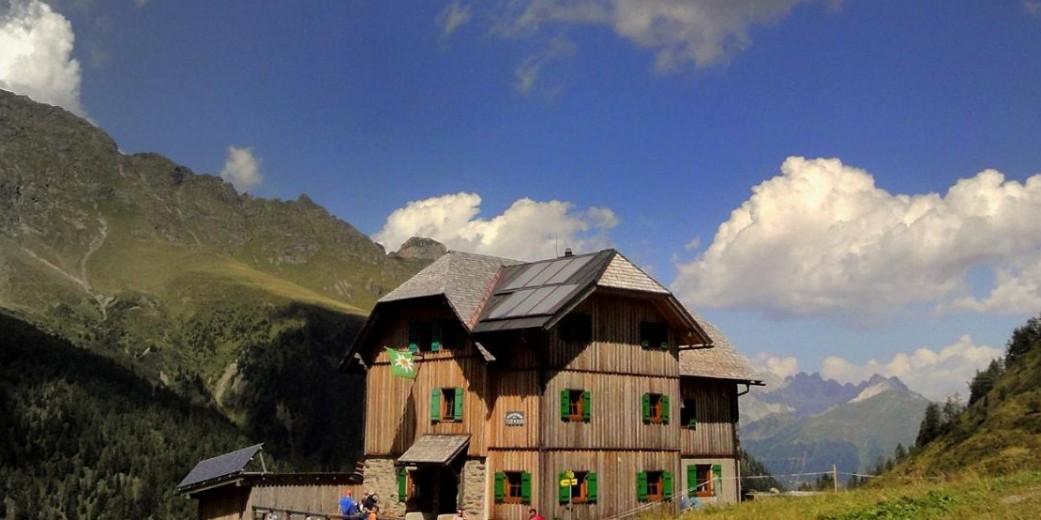 Hochweißsteinhaus am Karnischen Höhenweg