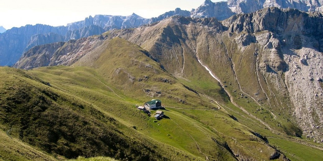 Blick auf die Schlüterhütte (2.306 m)