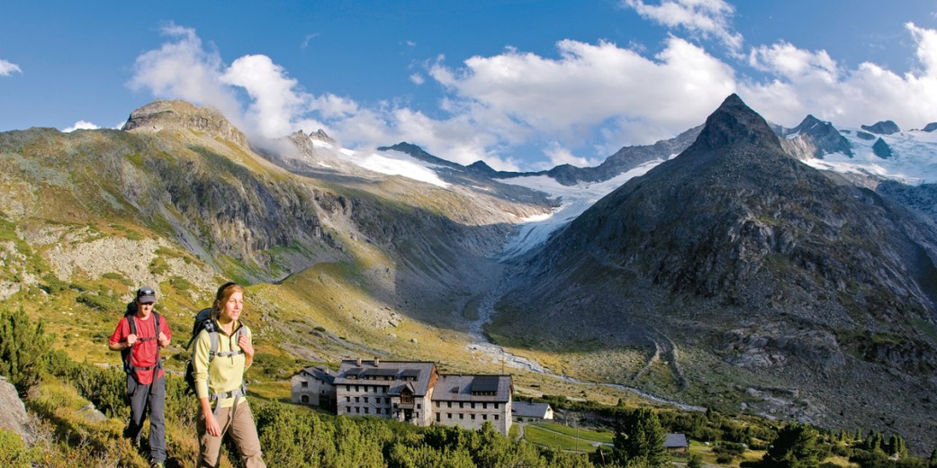 Wanderer am Berliner Höhenweg, Zillertaler Alpen